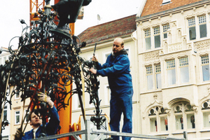  Das Gänseliesel wird scherzhaft als meistgeküsstes Mädchen der Welt bezeichnet. Nach Göttinger Tradition fahren frischgebackene Doktorandinnen und Doktoranden zum Marktplatz vor dem alten Rathaus und küssen das Gänseliesel. 