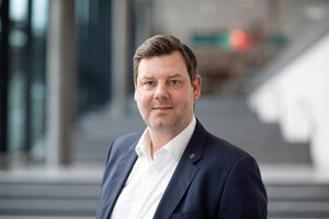  Sebastian Esswein, Mitglied der Geschäftsleitung der Messe Stuttgart, eröffnete den Fachpressetag. 