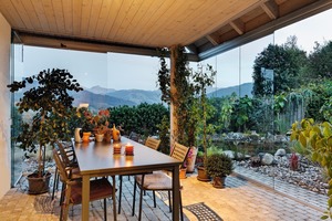  Ein unbeheizter Wintergarten: Das Terrassendach kombiniert mit der Cover Balkon- und Sitzplatzverkleidung. 