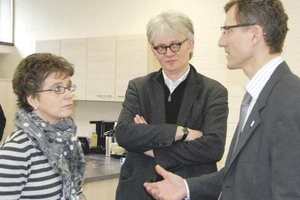  Monika Schneider, Jürgen Huenerbein und Architektenberater Uwe Haufschild (v.l.) 