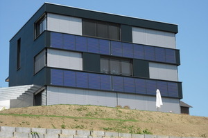  Fassadenintegrierte Solarkollektoren der S.S.T. Solar System Technik 
