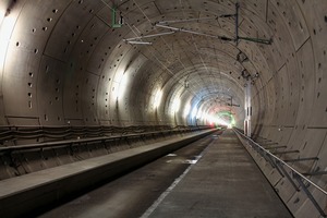  Im Tunnelbau spielt der Brandschutz eine wichtige Rolle bei der Veran­kerung von Bauteilen an den Innenwänden. 