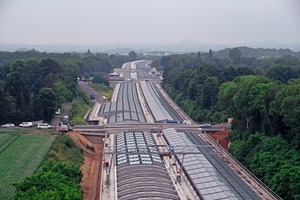  Ein Projekt von D+H Mechatronic: Der Tunnel auf der A1 mit einem Glasdach, für das ca. 1.500 NRWGs montiert wurden. 