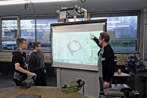  An der JPRS werden Schüler in die Arbeit mit CNC-Maschinen eingeführt... 