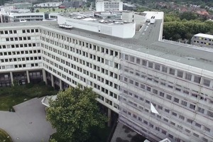  Die Deutsche Rentenversicherung in Münster wird in mehreren Bauabschnitten saniert. Von 2.100 Fenstern wurden bereits 414 getauscht, seit Ende März ist Lansing Metallbau mit dem nächsten Bauabschnitt beschäftigt. 