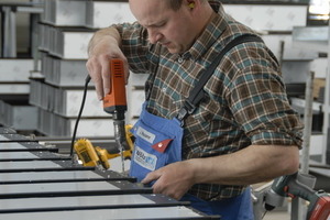  Produktion und Zuschnitt in der Siegfried Wölz Stahl- und Metallbau gmbH &amp; Co. KG 