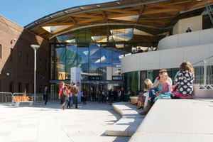  Gesamtansicht der Nord-Fassade Streatham Campus der University of Exeter 