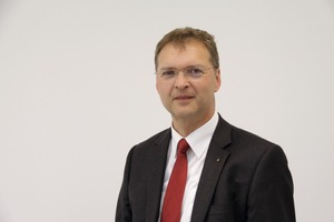  Stephan Schneider 