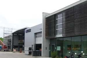  Die Metallbau Knöpfle GmbH produziert mit gut ausgebildeten Mitarbeitern und modernem Maschinenpark 