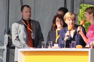  Uwe Liebehenschel (l.) im Wahlkampf mit der Kanzlerin Angela Merkel im September 2014 anlässlich der Landtagswahl in Brandenburg. 