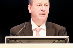  Dr. Rüdiger Kapitzka. 
