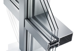  Das Fassadensystem F50+ Passiv hat gleiche Profile für Pfosten und Riegel. 