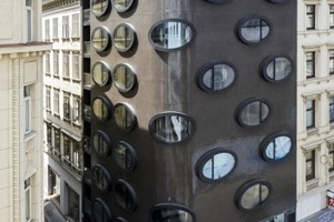  Ein Referenzobjekt – die Fensterfassade des Hotel Topazz in Wien 
