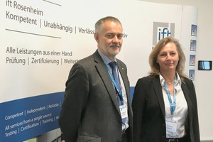  ift-Experten Wolfgang Jehl und Karin Lieb referierten über die baurechtliche Situation der Klebetechnik. 