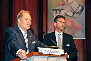  ift-Geschäftsführer Prof. Ulrich Sieberath (l.) und Vertriebsleiter Andreas Matschi (r.) bei der Begrüßung 