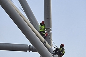  Das Stahl-Fachwerk besteht aus luftdicht verschweißten Rundrohr-Hohlprofilen. 