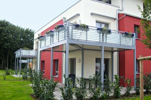  Der Balkon des Neubauobjektes in Nienburg stammt aus der Werkstatt von Förster 
