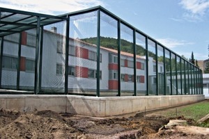  Den Übersteigschutz mit Plexiglas hat das Unternehmen Lackus entwickelt 