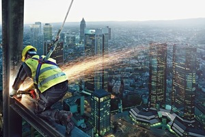  Interessantes Werkzeug für den Metallbau: der Kompakt-Winkelschleifer mit LiHD. 