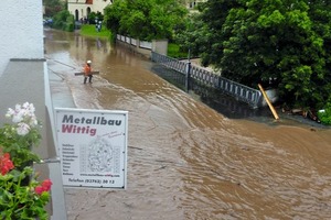  Von dem Hochwasser in Crimmitschau war neben dem Ortskern auch der Metallbaubetrieb Wittig betroffen 