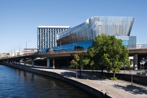  Auch das Stockholmer Waterfront Building mit seiner Edelstahlfassade hat die LEED-Zertifizierung in Gold erhalten.  