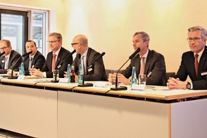  Die Hörmann-Gruppe wächst, die Führungstruppe bei der traditionellen Pressekonferenz benötigt einen immer längeren Tisch. Die Berner Familie war nicht vorstellig. 