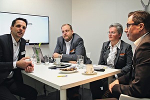  Im Gespräch über die gemeinsame Projektquelle von E-R-Plus, LogiKal und Athena: Thomas Annies (l.), Matthias Willberg (2.v.l.), Norbert Payer (r.) und Manuela Vinke vom Orgadata Marketing. 