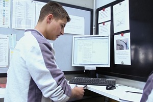  Mithilfe der Software MIS, LogiKal und Autocad wurde ein hocheffizienter Workflow installiert — hier die Arbeitsvorbereitung in der Fertigung. 