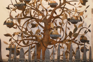  Der Stammbaum der Schmiede und Schlosserei Schwärzer ist aus Cortenstahl handgefertigt. 