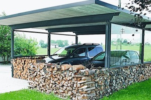  Ein Carport aus der Werkstatt von Hubert Gast mit transparenten Seitenwänden. 