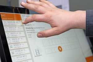  Über Touch-Screens lässt sich die Steuerung der Produktion auslösen. 