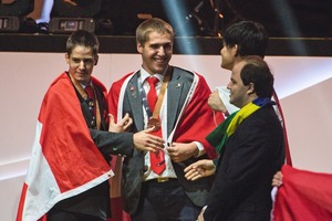  Glanzpunkt seiner beruflichen Laufbahn: Andreas Neuenschwander (Mitte) bei der Siegerehrung in São Paulo. 