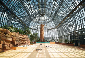  Das Tropenhaus im Botanischen garten Berlin-Dahlem ist ein eindrucksvolles Bauwerk mit hohen Ansprüchen an die Isolierglastechnik
&nbsp; 